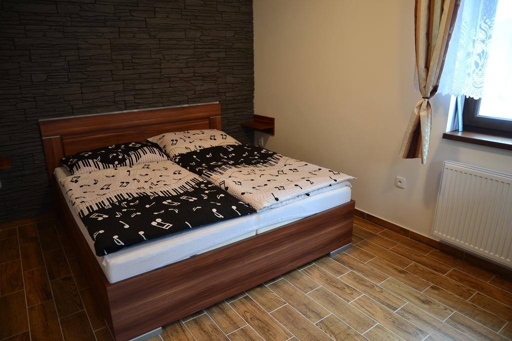 Apartmany Nad Rekou 乌帕河畔斯沃博达 外观 照片